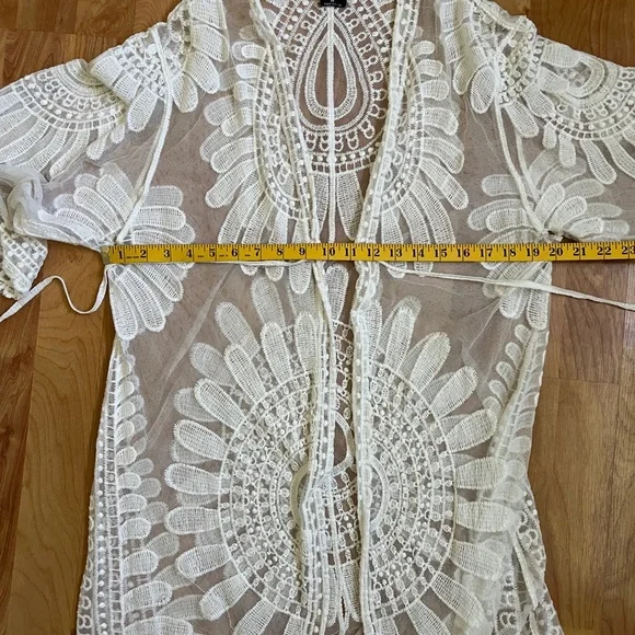 VGUC Cal Style Cream White Crochet Lace Kimono Nylons n w Cotton Enbroidery sz M - Picture 4 of 6